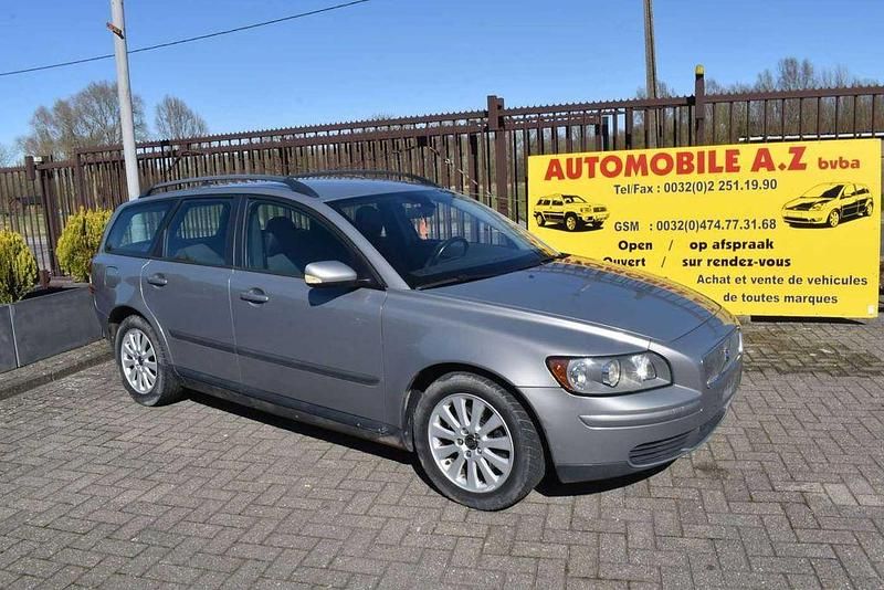 Grau Gebraucht 2005 Volvo V50 Momentum Kombi | 1.499 € (Superpreis) - Bild 1/4