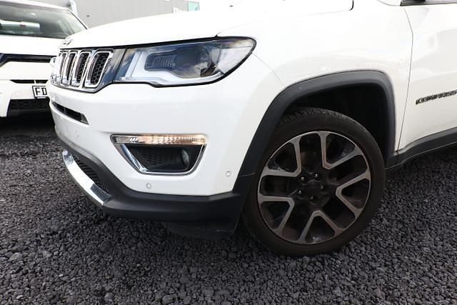 Gebraucht Jeep Compass Limited 140 PS (102 kW) 2018 White clear coat white clear coat SUV