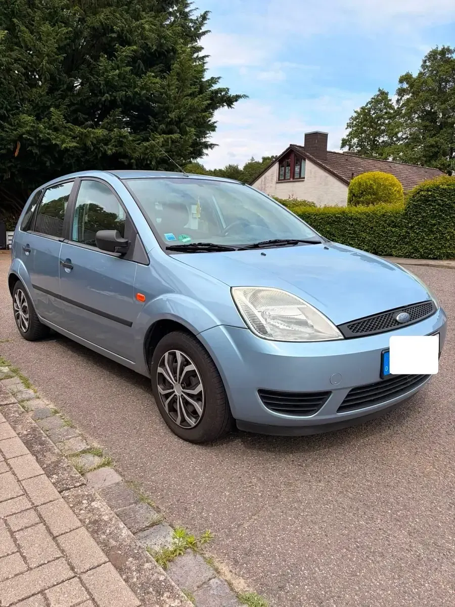 Gebraucht Ford Fiesta 69 PS (50 kW) 2005 Blau Kleinwagen