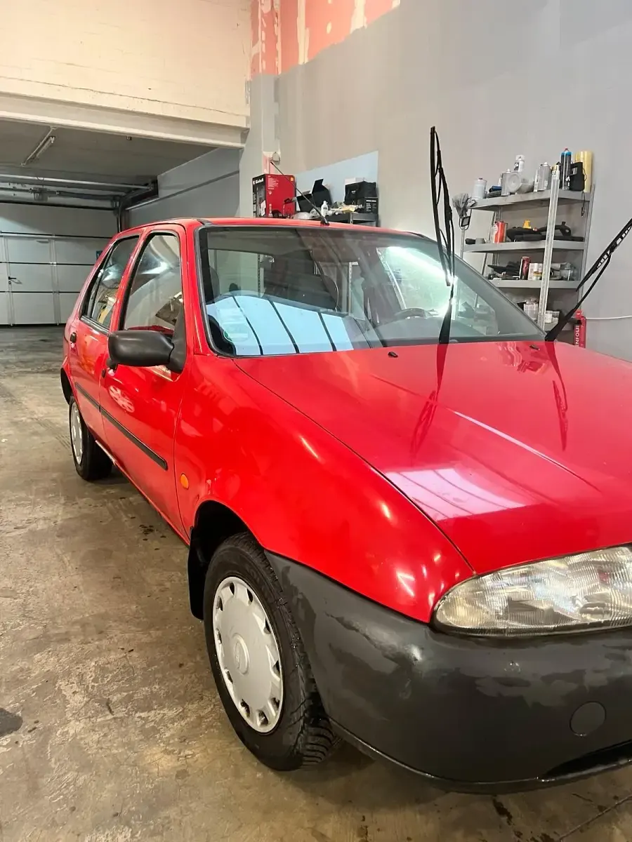 Gebraucht Ford Fiesta 57 PS (41 kW) 1999 Rot Kleinwagen