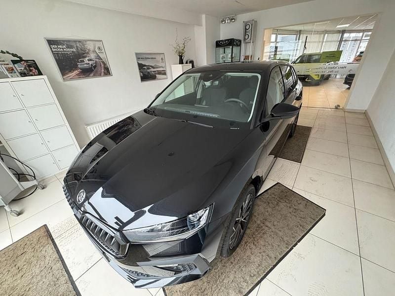 Neu Skoda 110 R 150 PS (110 kW) 2026 Schwarz Limousine