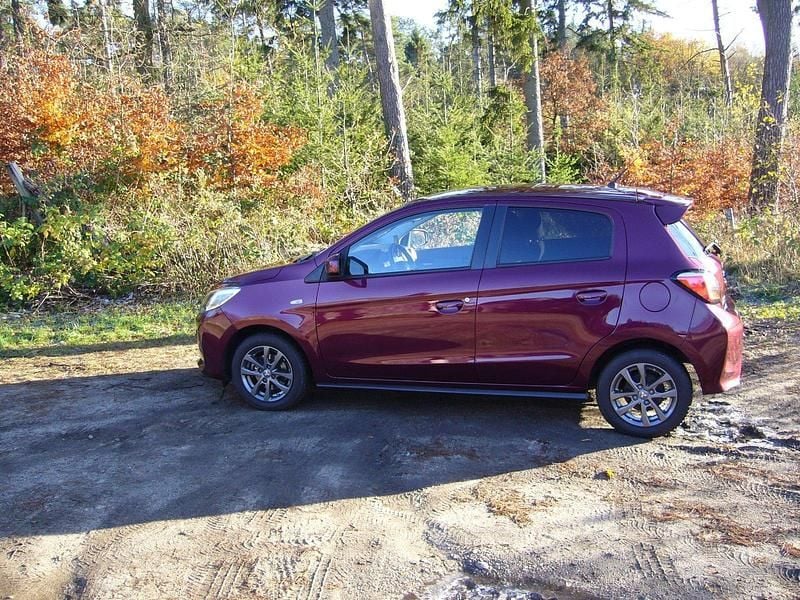 Rot Gebraucht 2021 Mitsubishi Space Star Select+ Kleinwagen | 9.900 € (Guter Preis) - Bild 1/4