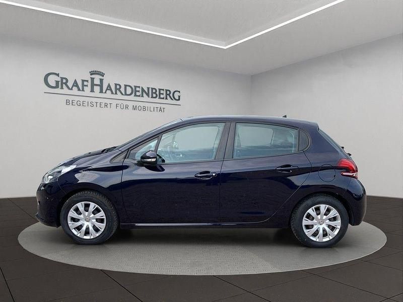 Gebraucht Peugeot 208 Active 82 PS (60 kW) 2018 Farbe encreblau oder dark ... Kleinwagen