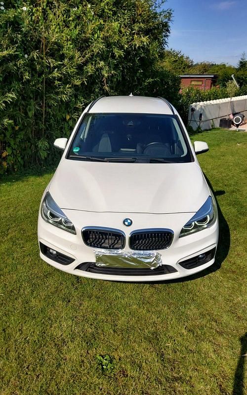 Weiß Gebraucht 2016 BMW 216 Kombi | 8.800 € (Guter Preis) - Bild 1/4