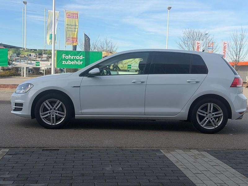 Gebraucht VW Golf VII LOUNGE 150 PS (110 kW) 2015 Weiß Limousine