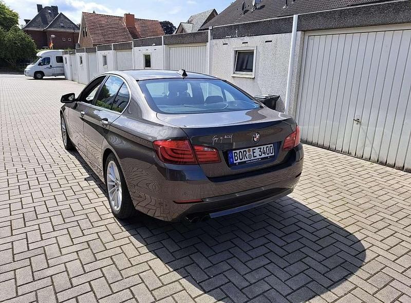 Gebraucht BMW 525 204 PS (150 kW) 2011 Braun Limousine