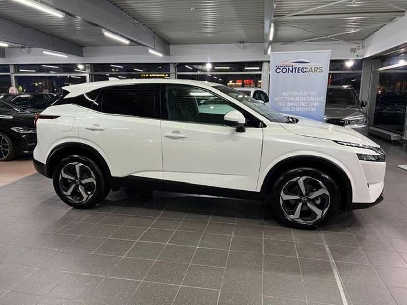 Grau Gebraucht 2023 Nissan Qashqai 360º SUV | 25.410 € (Guter Preis) - Bild 1/4