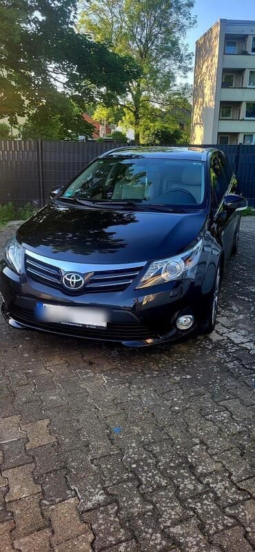Schwarz Gebraucht 2012 Toyota Avensis Executive Kombi | 6.500 € (Fairer Preis) - Bild 1/4