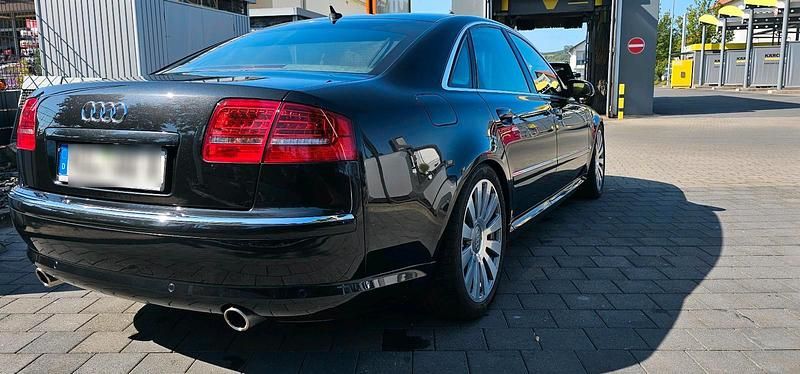 Schwarz Gebraucht 2003 Audi A8 Limousine | 10.999 € - Bild 1/4