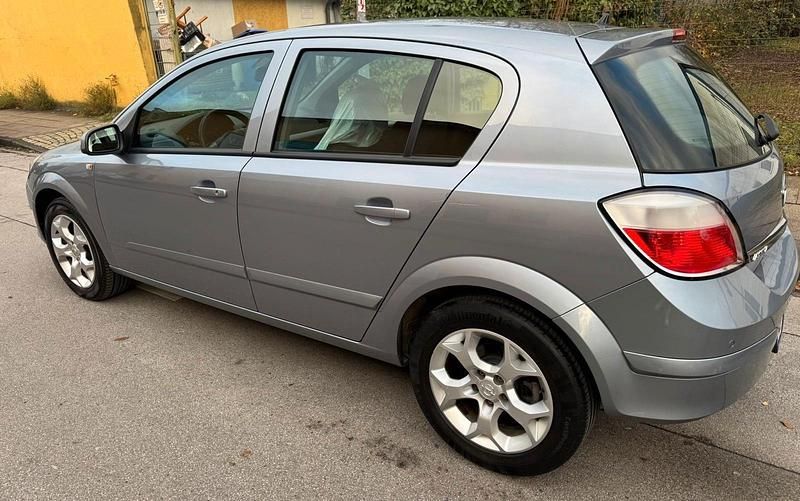 Gebraucht Opel Astra 125 PS (91 kW) 2005 Blau Limousine