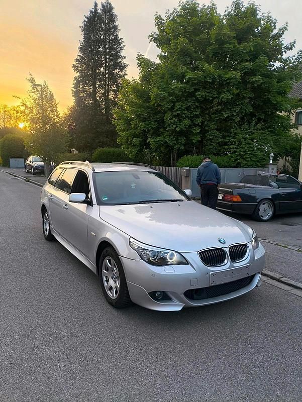 Silber Gebraucht 2009 BMW 523 M Sport Kombi | 5.900 € (Fairer Preis) - Bild 1/4