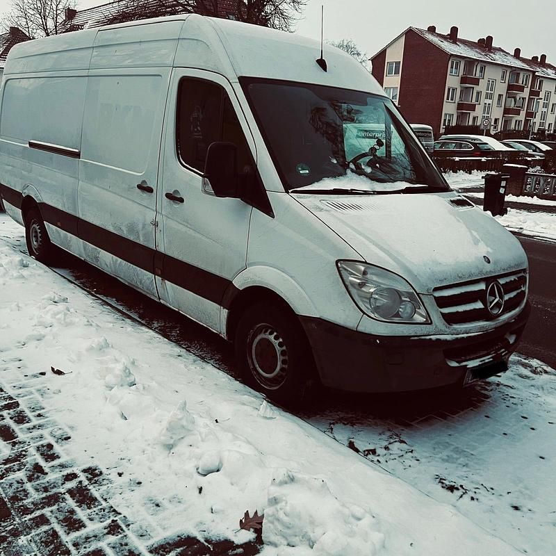 Weiß Gebraucht 2011 Mercedes Sprinter Van | 9.800 € (Etwas zu teuer) - Bild 1/4