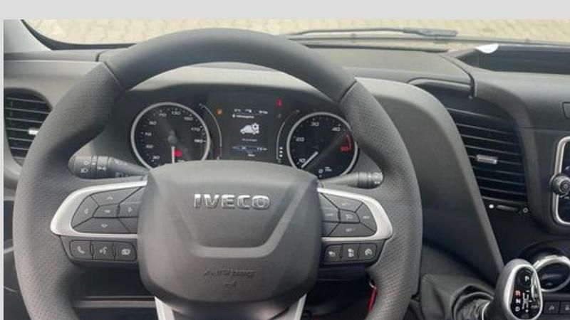 Gebraucht Iveco Daily 175 PS (128 kW) 2022 Schwarz