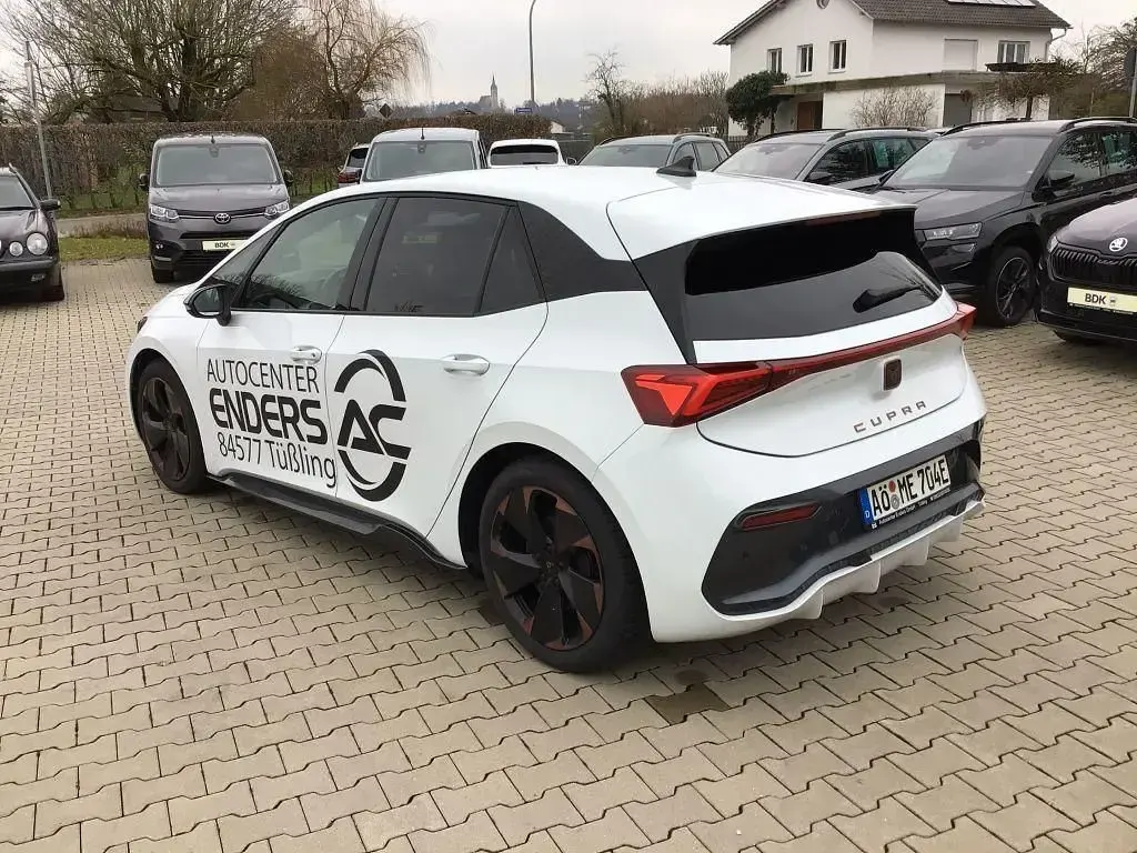 Second-hand Cupra Born 150 kW (204 CP) 2022 Alb Hatchback