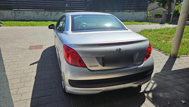 Gebraucht Peugeot 207 CC 109 PS (80 kW) 2008 Silber Cabrio