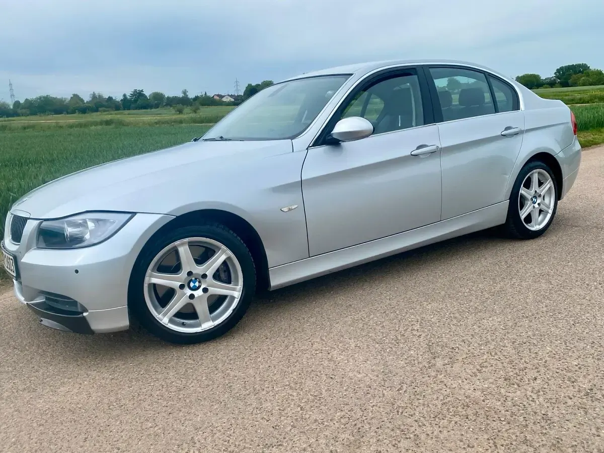 Gebraucht BMW 330 272 PS (200 kW) 2008 Silber Limousine