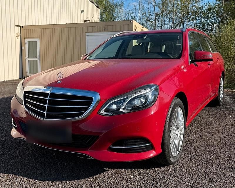 Gebraucht Mercedes E350 252 PS (185 kW) 2013 Rot Kombi