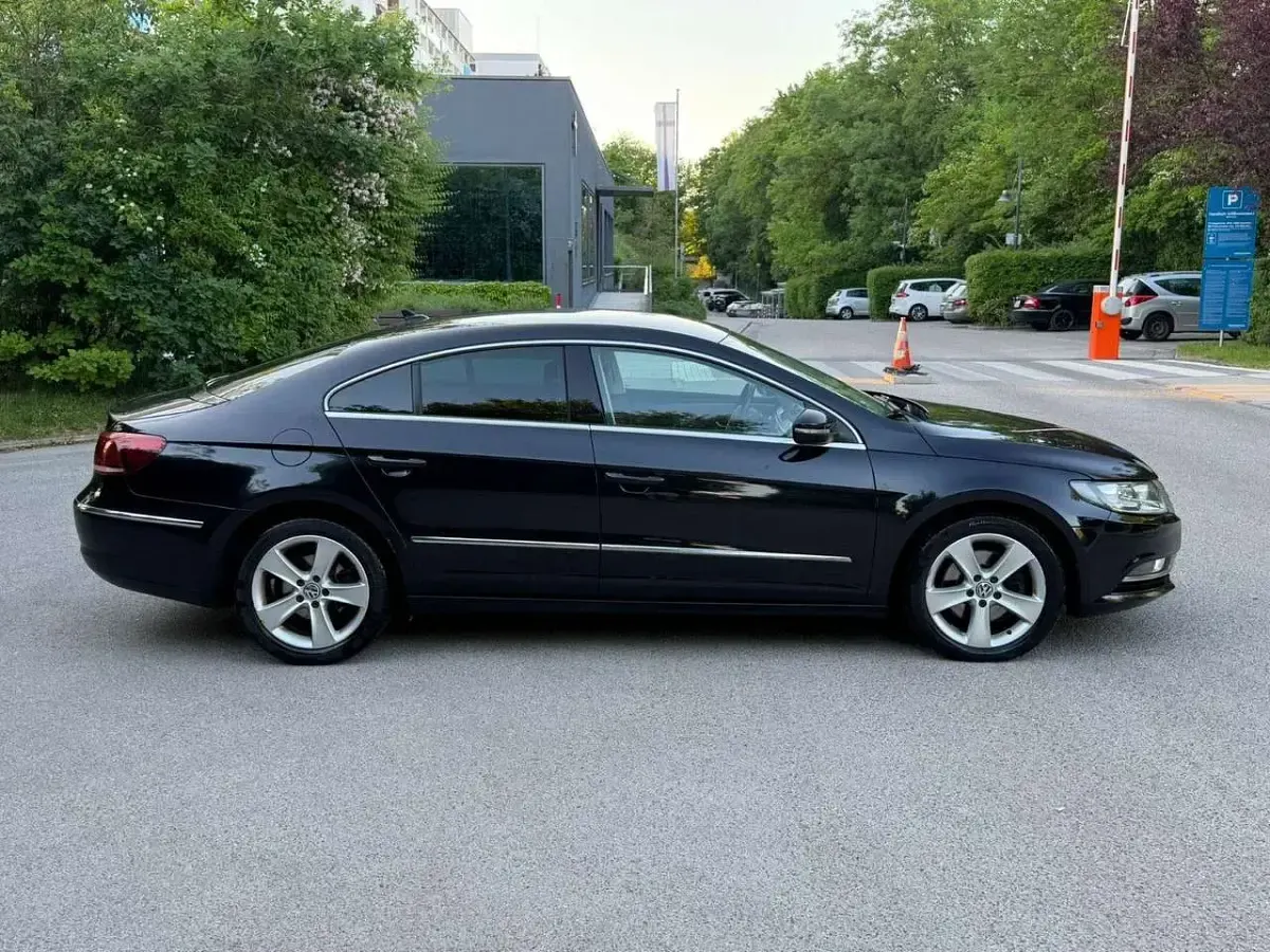 Używany VW CC 140 KM (102 kW) 2013 Czarny Sedan/Limuzyna