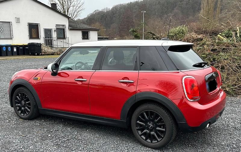 Gebraucht Mini Cooper 136 PS (100 kW) 2017 Rot Kleinwagen