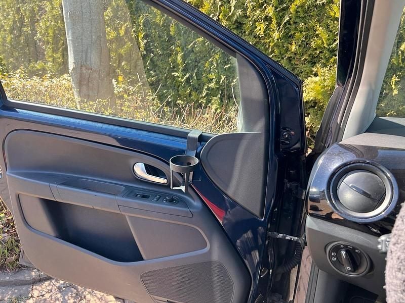 Second-hand VW up! 79 CP (58 kW) 2012 Albastru Hatchback