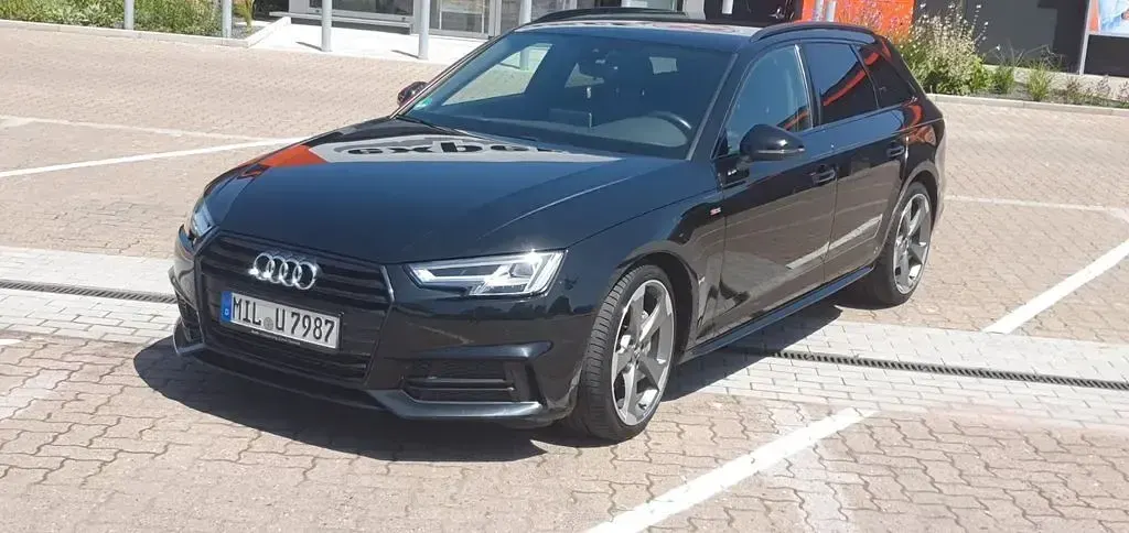 Gebraucht Audi A4 Sport 218 PS (160 kW) 2017 Schwarz Kombi