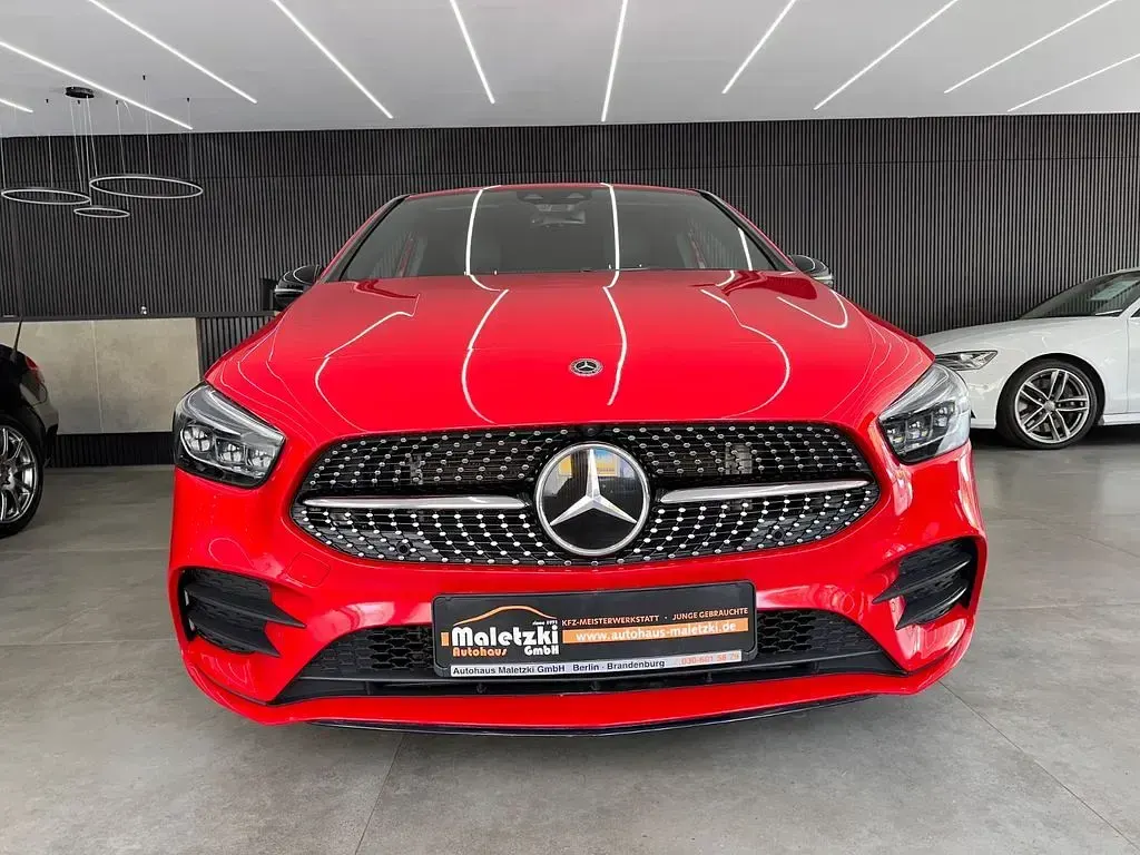 Gebraucht Mercedes B220 AMG 190 PS (139 kW) 2019 Rot Van / Kleinbus
