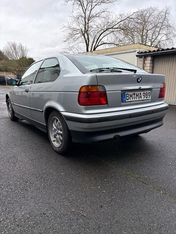 Gebraucht BMW 316 Compact 102 PS (75 kW) 1997 Silber Kleinwagen
