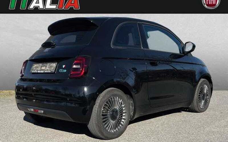 Gebraucht Fiat 500e Icon 86 kW (118 PS) 2021 Schwarz (onyx schwarz) Kleinwagen