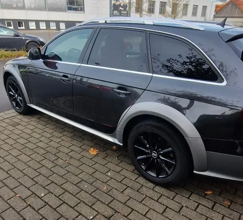 Gebraucht Audi A4 Allroad 177 PS (130 kW) 2013 Schwarz Kombi