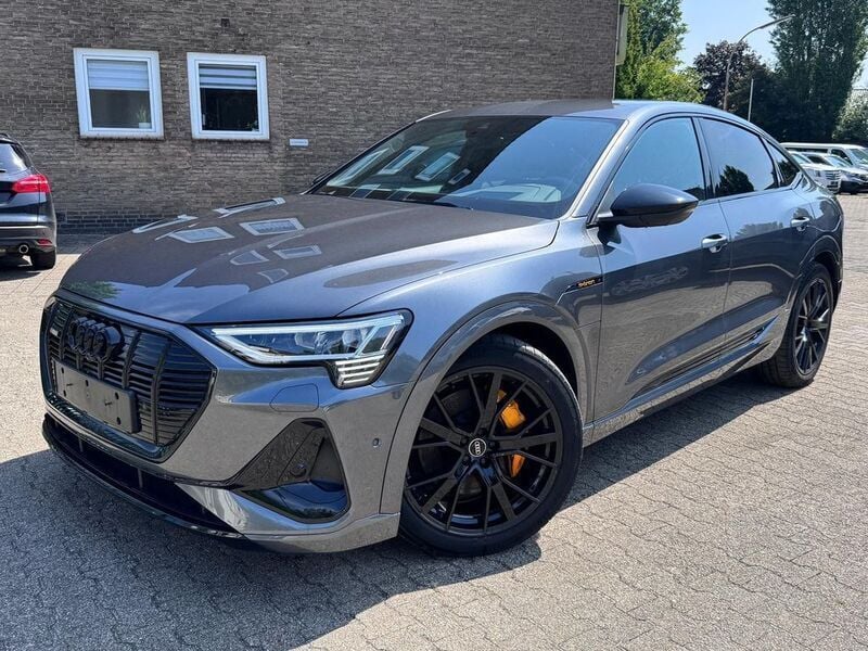 Grau Gebraucht 2022 Audi e-tron Sportback S-Line SUV | 31.900 € (Guter Preis) - Bild 1/4