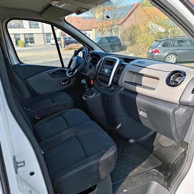 Gebraucht Renault Trafic 122 PS (89 kW) 2019 Weiß Van / Kleinbus