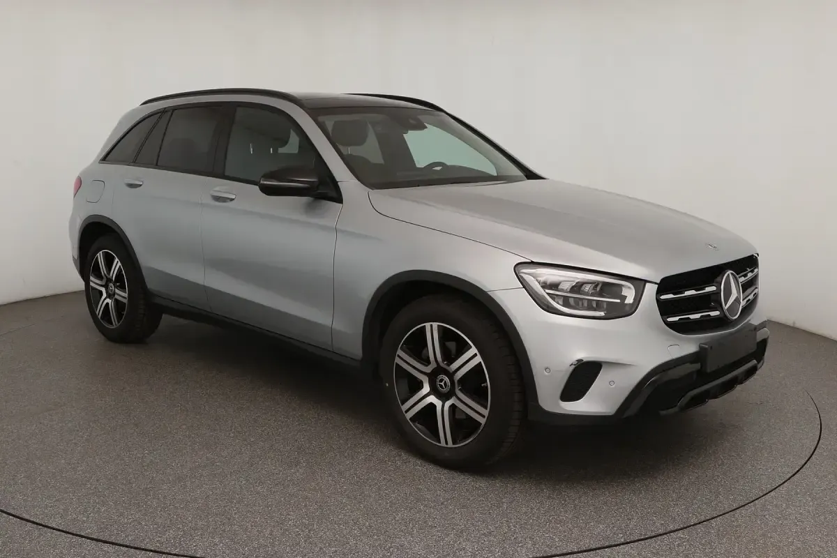 Gebraucht Mercedes GLC200 197 PS (144 kW) 2022 Silber SUV