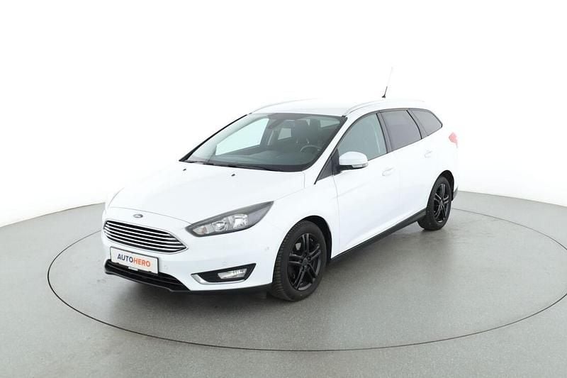 Weiß Gebraucht 2015 Ford Focus Titanium Kombi | 10.220 € (Guter Preis) - Bild 1/3