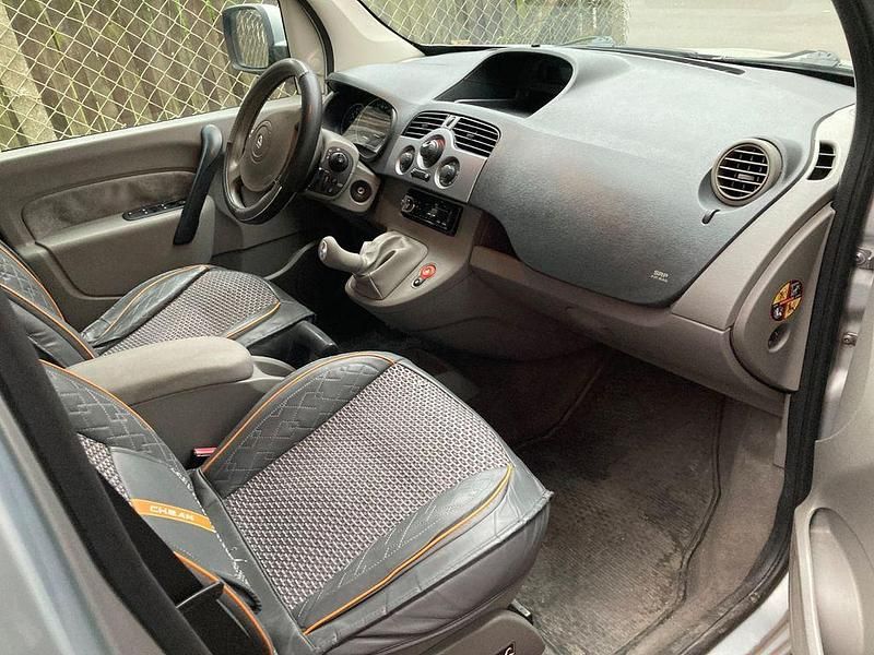 Gebraucht Renault Kangoo Privilege 106 PS (77 kW) 2009 Grau Van / Kleinbus