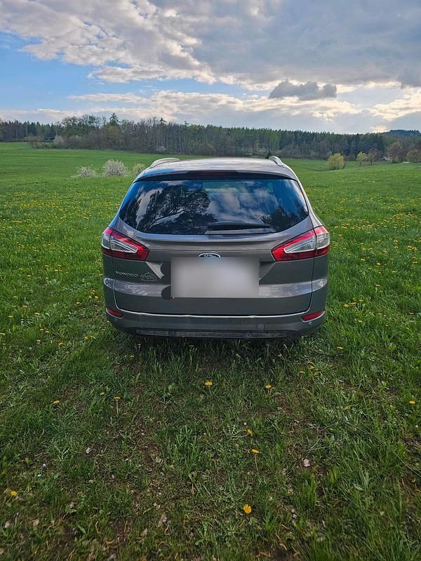 Gebraucht Ford Mondeo Ambiente 140 PS (102 kW) 2014 Andere farben Kombi