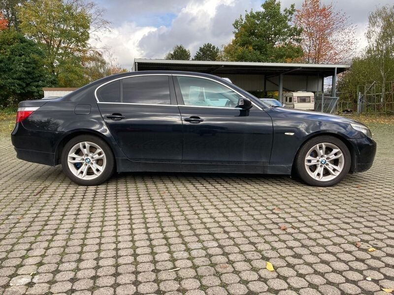 Gebraucht BMW 523 Advantage 177 PS (130 kW) 2005 Schwarz 2 Limousine
