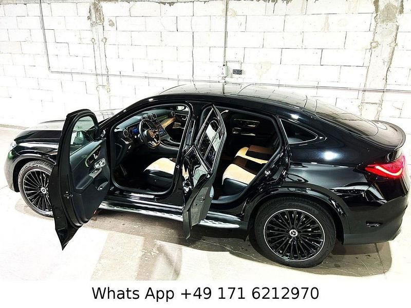 Schwarz Gebraucht 2023 Mercedes GLC200 AMG SUV | 63.950 € - Bild 1/4