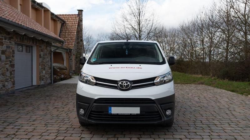 Gebraucht Toyota Proace 144 PS (105 kW) 2022 Weiß Van / Kleinbus