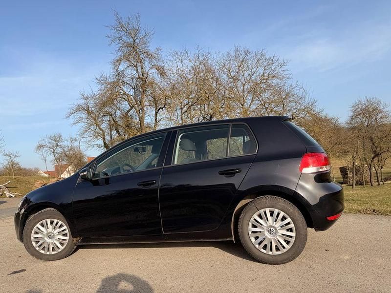 Gebraucht VW Golf VII Comfortline 80 PS (58 kW) 2012 Schwarz Limousine