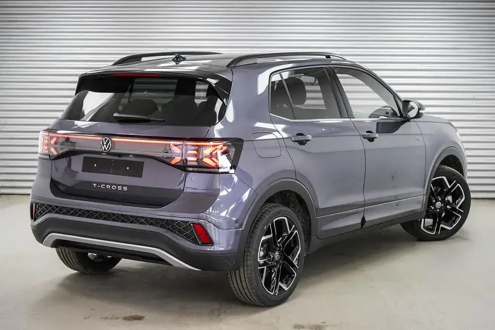 Neu VW T-Cross R-line 150 PS (110 kW) 2026 Smoky grey metallic () SUV