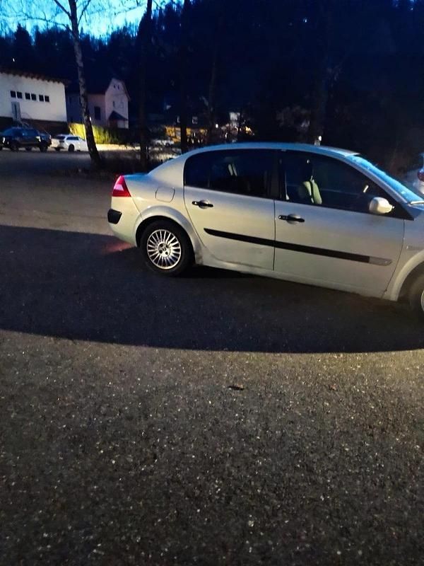 Gebraucht Renault Mégane II 116 PS (85 kW) 2002 Grau Limousine