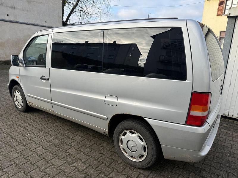 Gebraucht Mercedes Vito 122 PS (89 kW) 2001 Silber Van