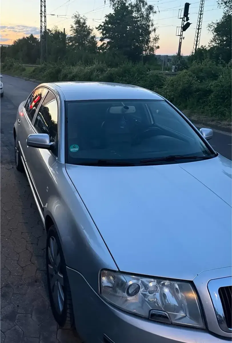 Gebraucht Skoda Superb 163 PS (119 kW) 2006 Silber Limousine
