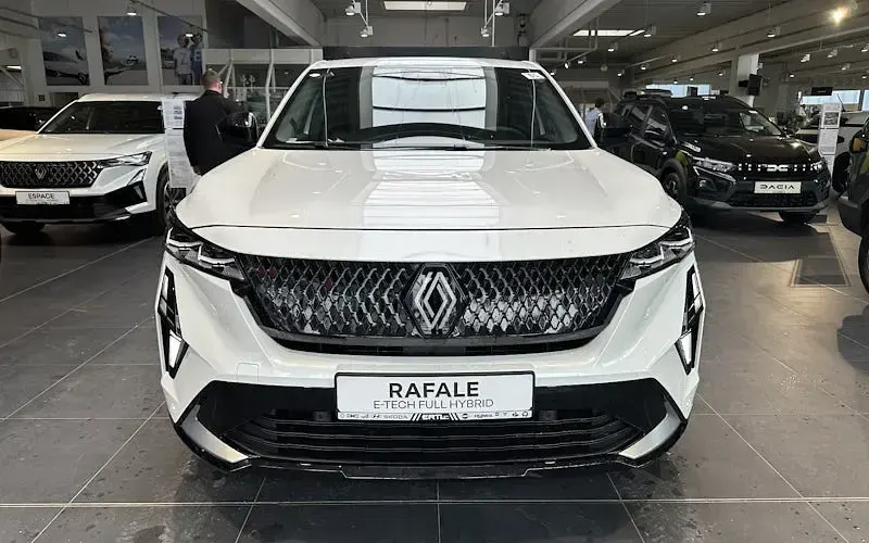 Uusi Renault Rafale Techno 200 HP (147 kW) 2025 Valkoinen Katumaasturi