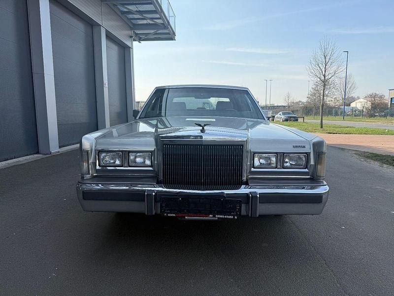 Gebraucht Lincoln Town Car 152 PS (111 kW) 1988 Silber Limousine