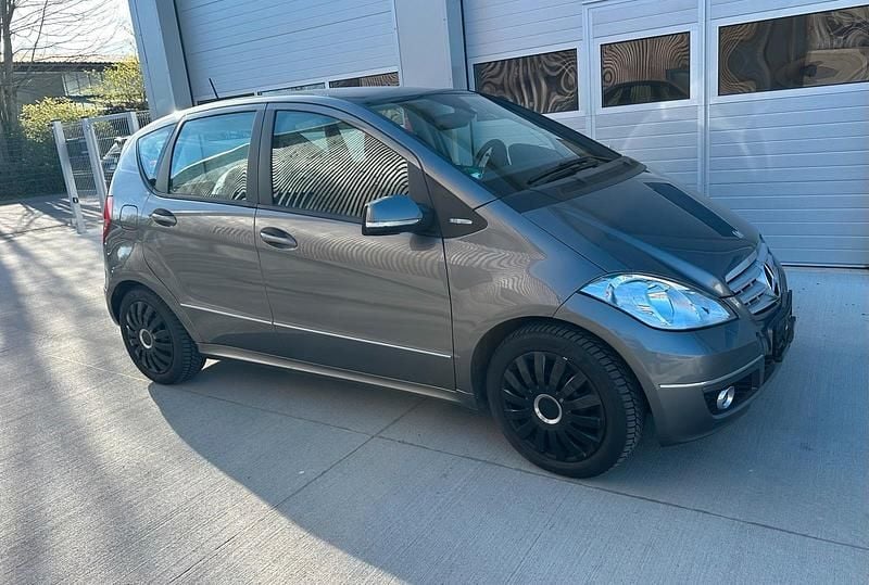 Gebraucht Mercedes A160 95 PS (69 kW) 2011 Grau Kombi