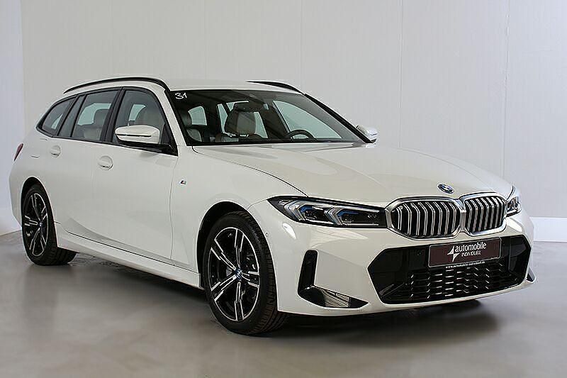 Gebraucht BMW 330e M Sport 292 PS (214 kW) 2024 Alpinweiss Kombi