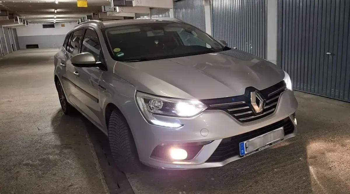 Gebraucht Renault Mégane GrandTour Bose Edition 131 PS (96 kW) 2013 Kombi