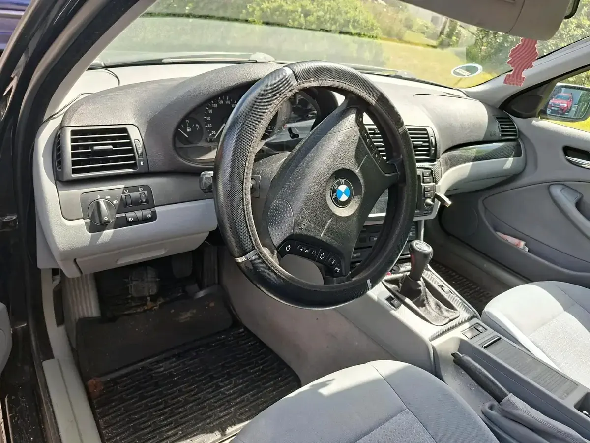 Gebraucht BMW 318 143 PS (105 kW) 2004 Schwarz Kombi