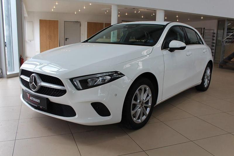 Gebraucht Mercedes A250 160 PS (117 kW) 2022 Weiß Limousine